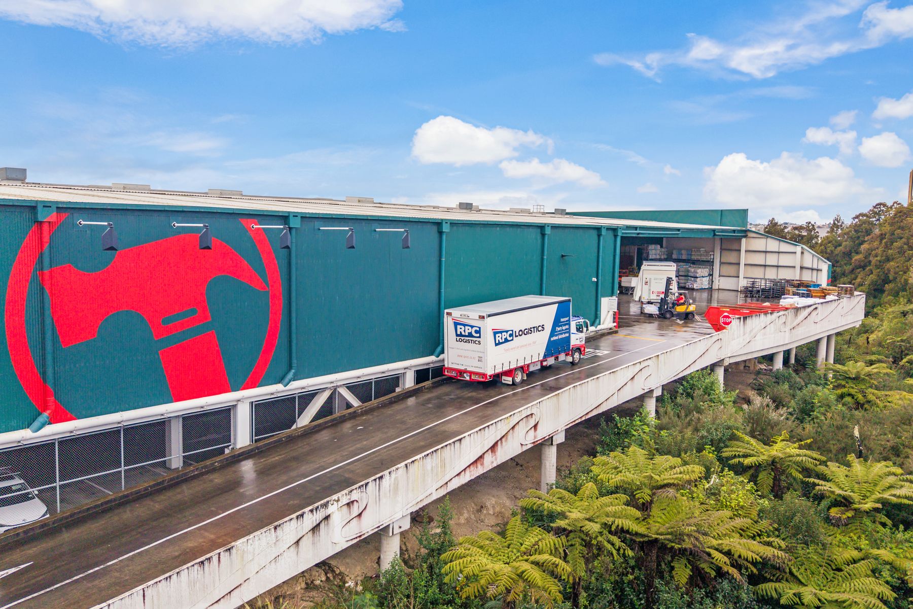 Supplying DIY Big Box Retailers | Hardware Supplier Logistics NZ | RPC